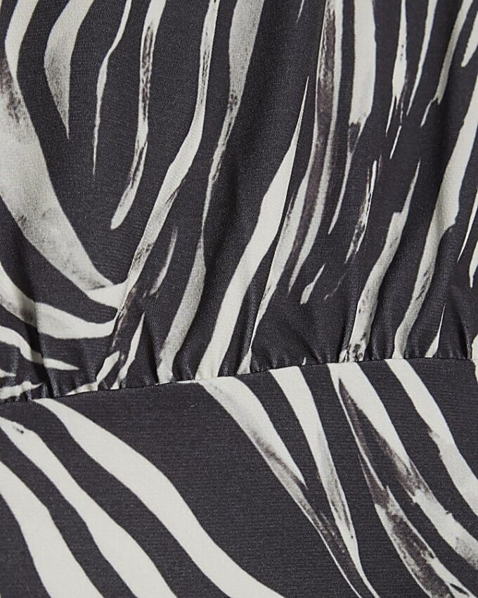 Black Animal Print Ruched Short Sleeve Top