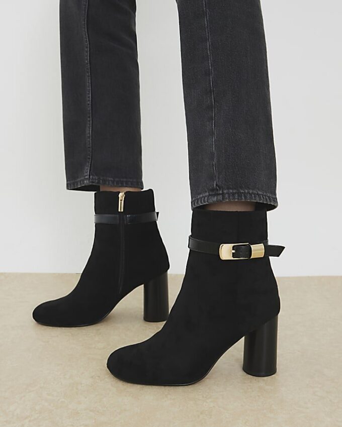 Black Faux Suede Round Heel Buckle Boots