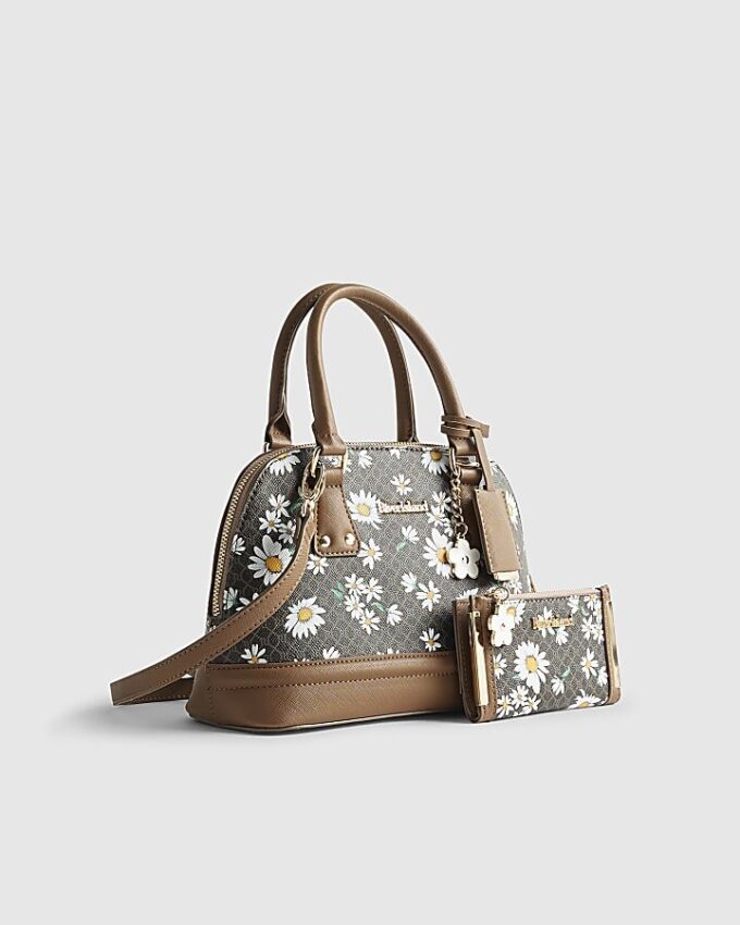 Brown Monogram Daisy Tote Bag Bundle