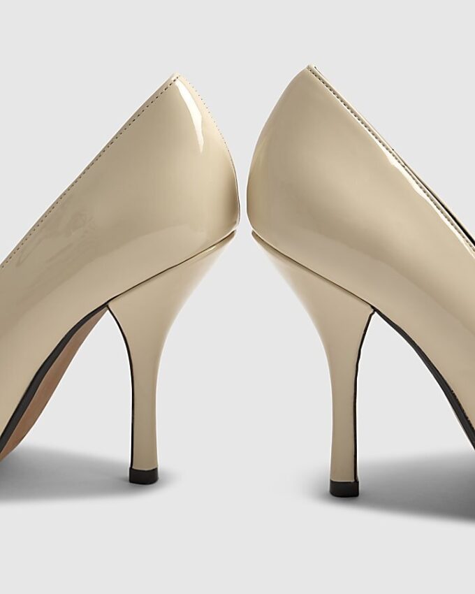 Cream Long Chisel Toe Patent Court Heels