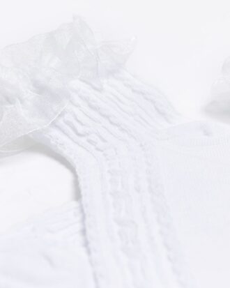 White frill ankle socks